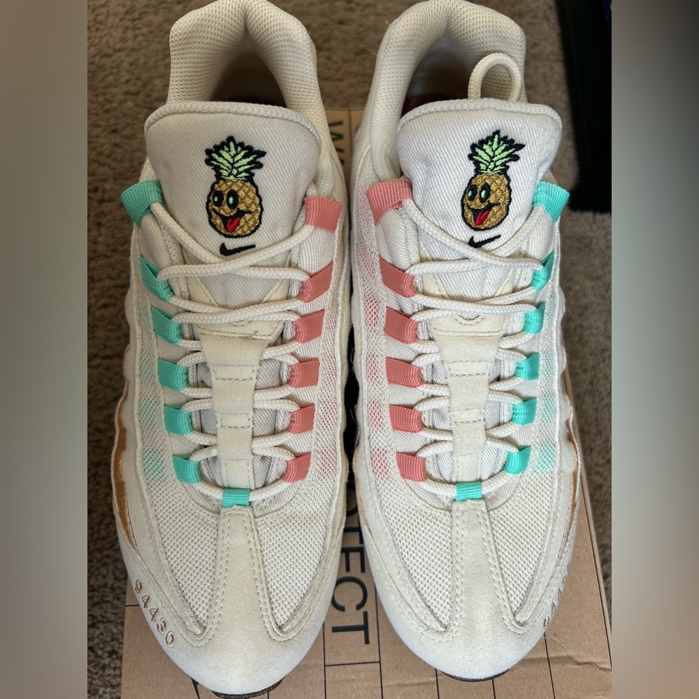 Nike Air Max 95 Pineapple women’s shows size 10.5